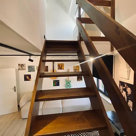 Cinestrings Apartman